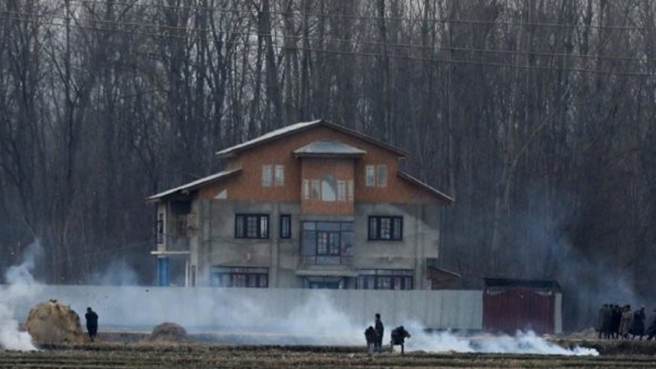 Keşmir’de silahlı çatışma: Ölü ve yaralılar var