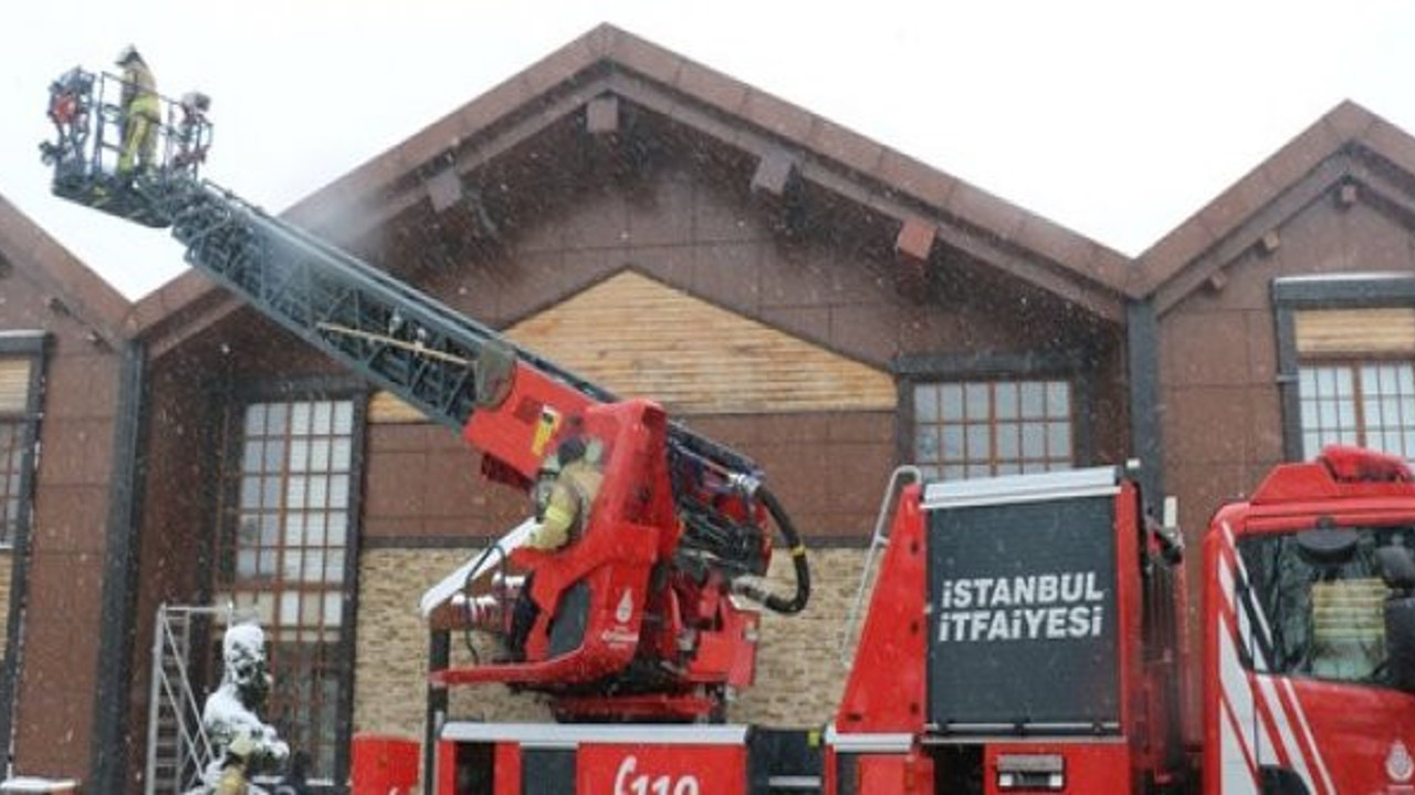 Ümraniye'de sosyal tesiste yangın