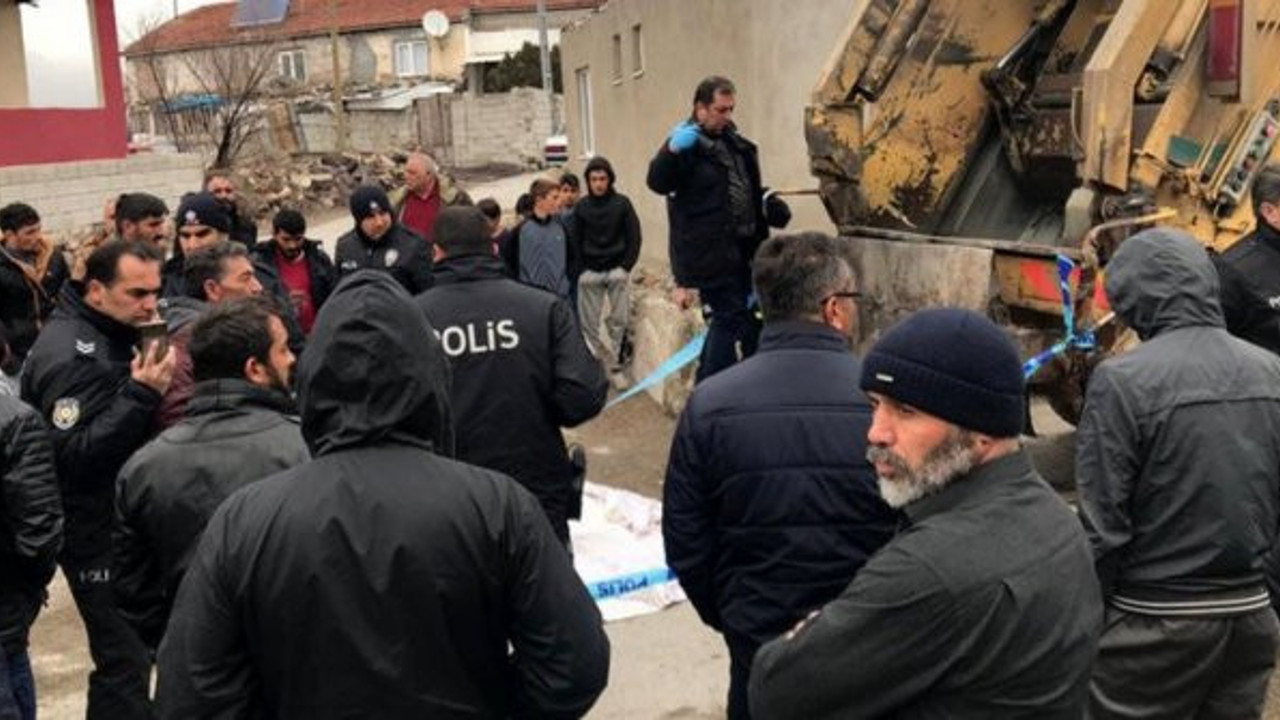 Okul yolunda çöp kamyon faciası