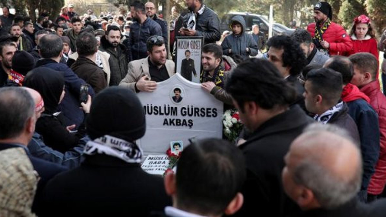Müslüm Gürses kabri başında anıldı
