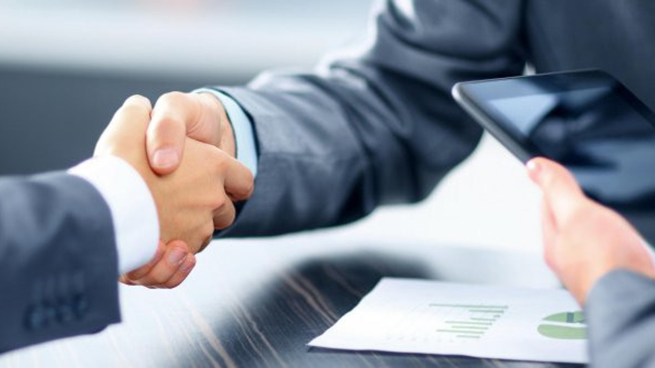 Utku Çakırözer: “66,7 milyar liralık ihale adrese teslim”