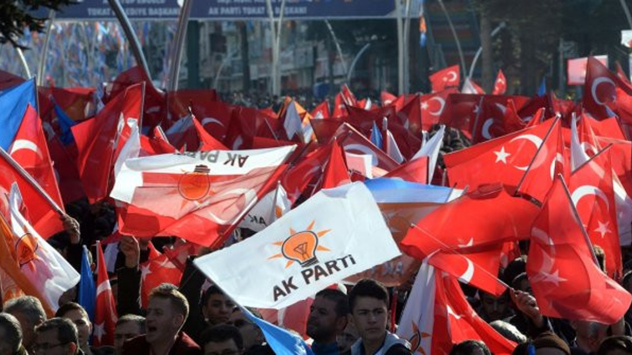 Bu sözler Yeni Akit’te yazıldı: “AKP’deki kan emen keneler”