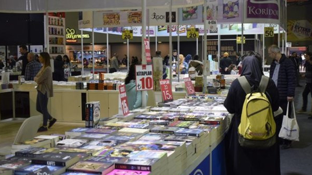 CNR 6. Uluslararası Kitap Fuarı kapılarını açtı.