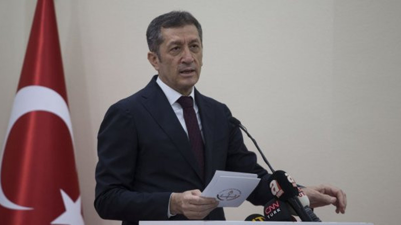 "Bakan eğitimi bırakıp oy peşine düşmüş!"