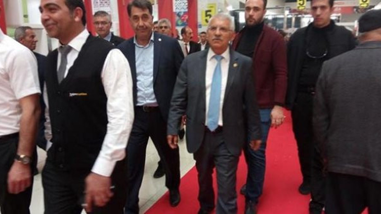 İYİ Partili Fahrettin Yokuş’tan protokol tepkisi: Fuarı terk etti