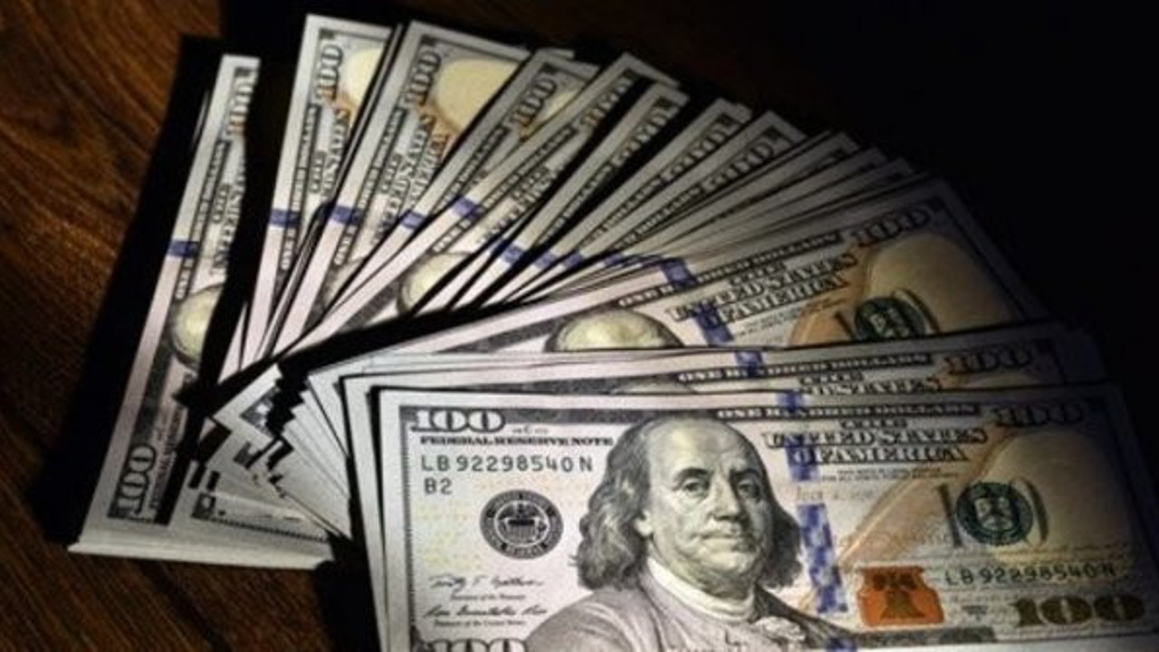 Ünlü ekonomistten çarpıcı dolar yorumu: “31 Mart’ın ardından 10 lirayı görebilir”