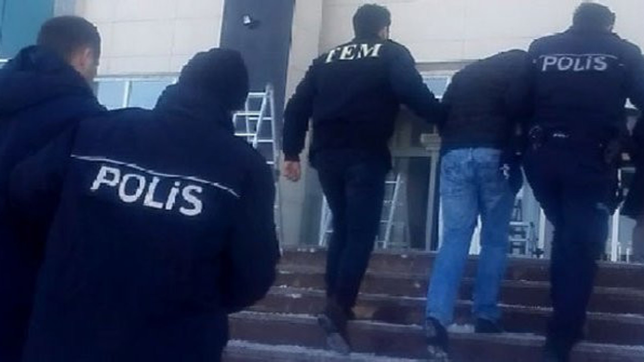 FETÖ operasyonunda 3 asker tutuklandı