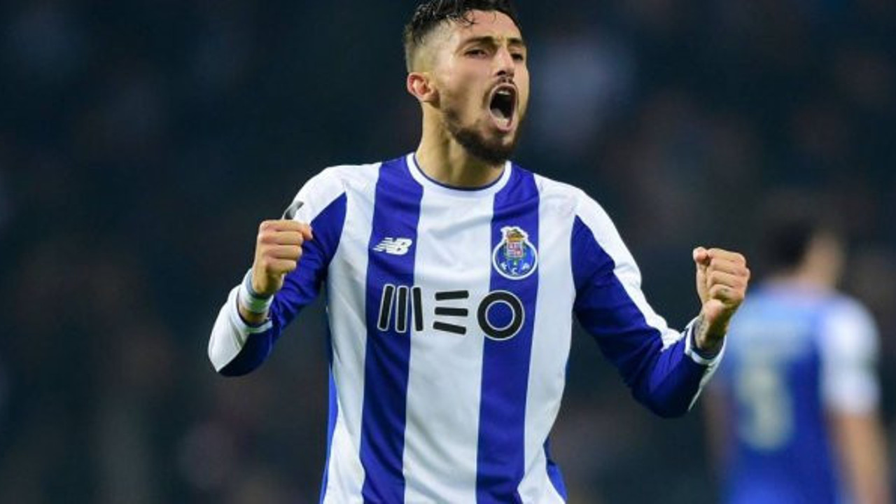 Galatasaray’a transfer piyangosu: Alex Telles’e İspanyol kancası