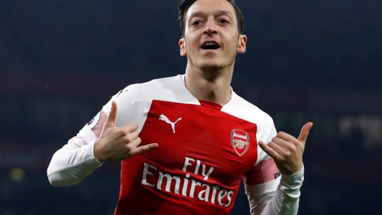 Mesut Özil defterden silindi!