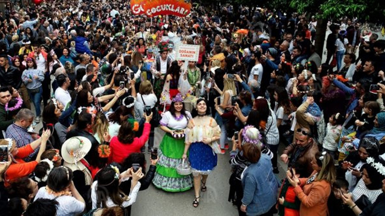 Adana'da Portakal Çiçeği Karnavalı coşkusu