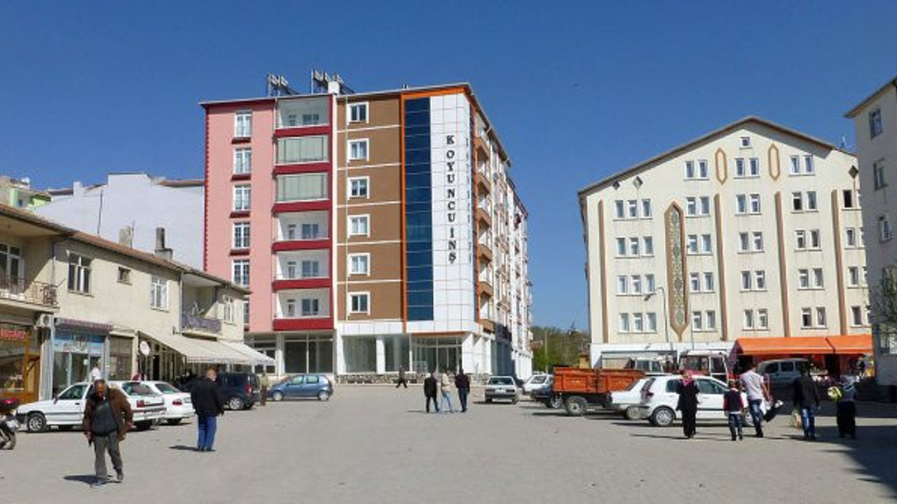 AKP’li başkanın ilk icraatı: Yoldan geçen araçları saydırdı