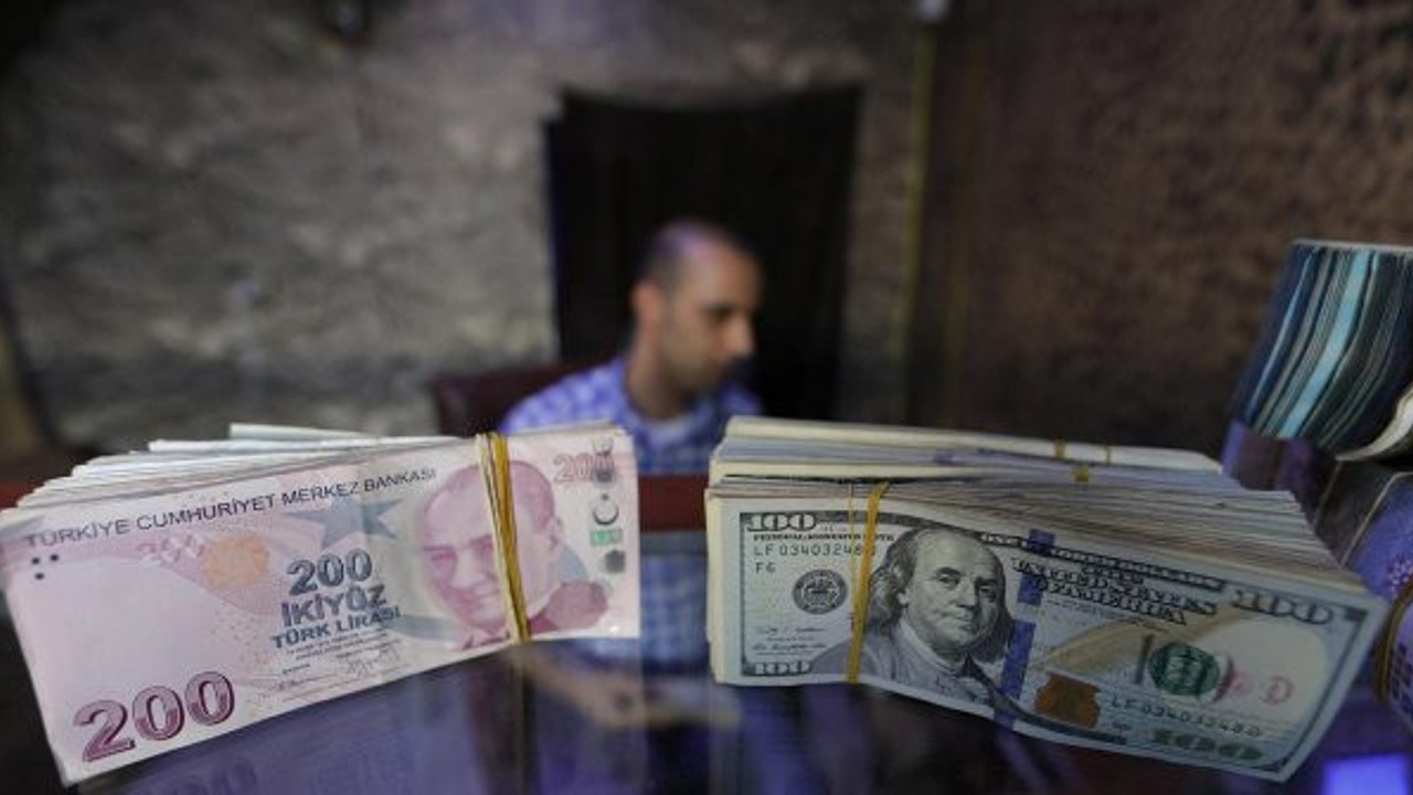 TL nisan ayında değer kaybında dünya lideri oldu