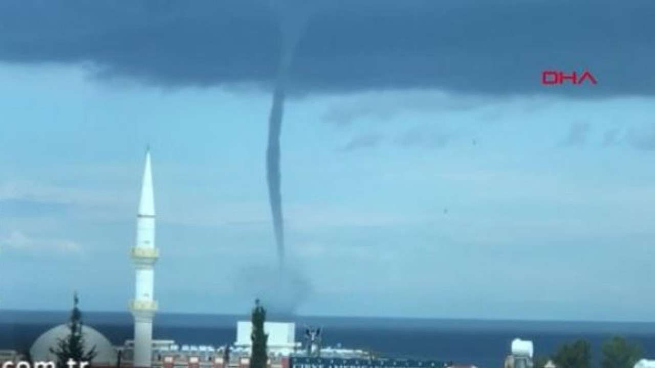 Girne açıklarında dev hortum