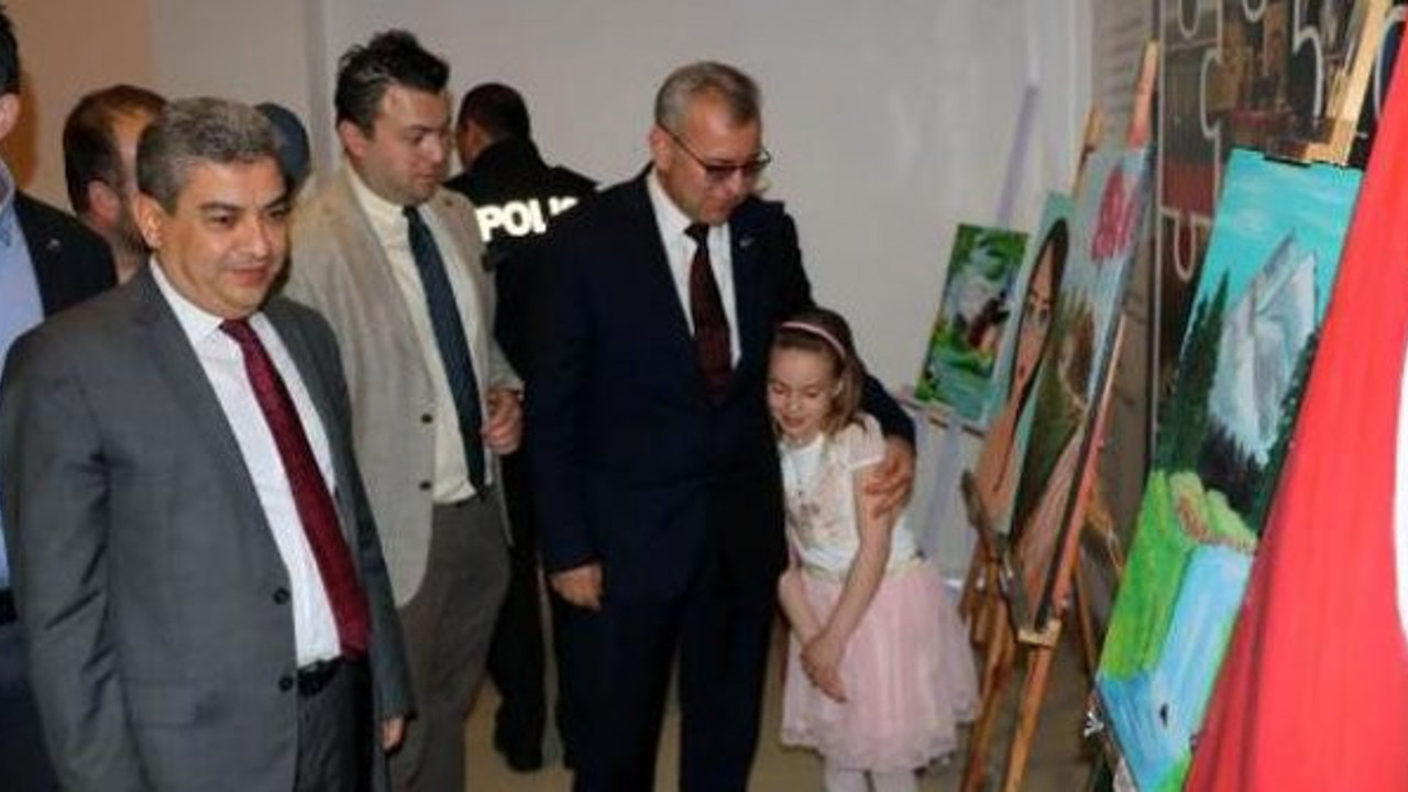 Lösemili çocuklar yararına resim sergisi