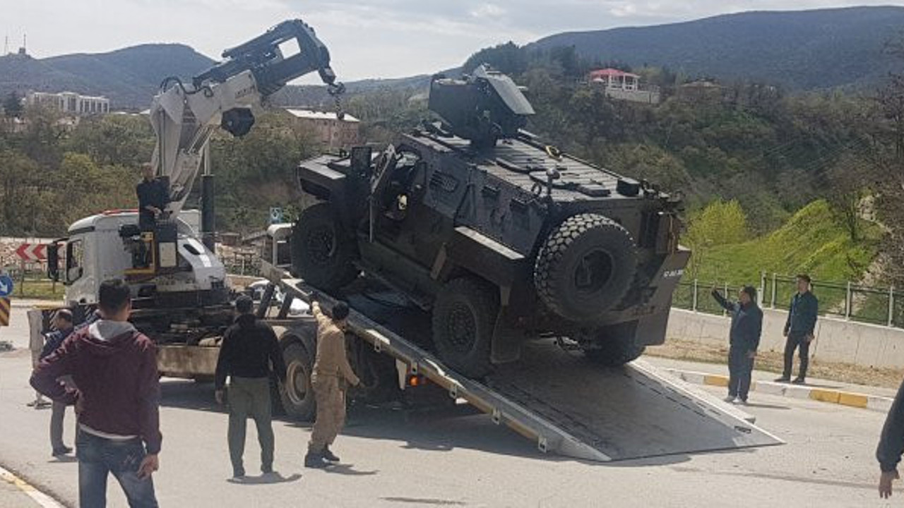 Tunceli'de askeri araç ile otomobil çarpıştı
