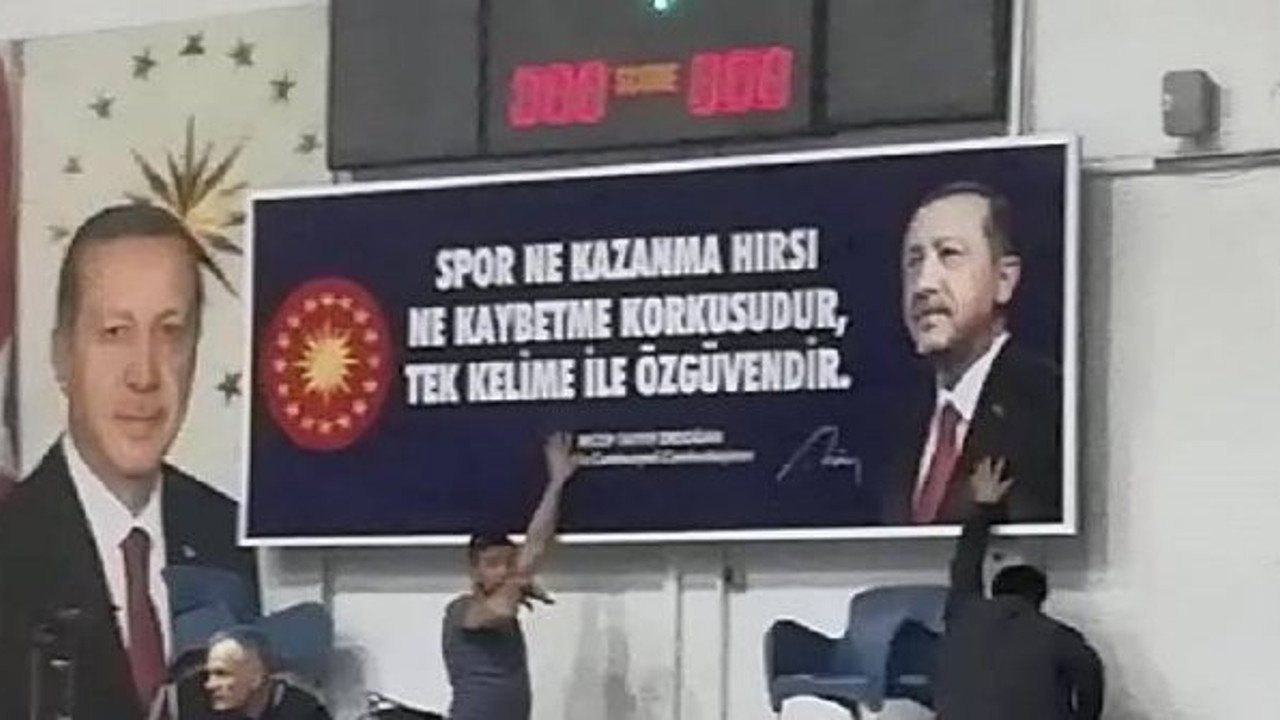 Mustafa Kemal'in afişi kaldırıldı!