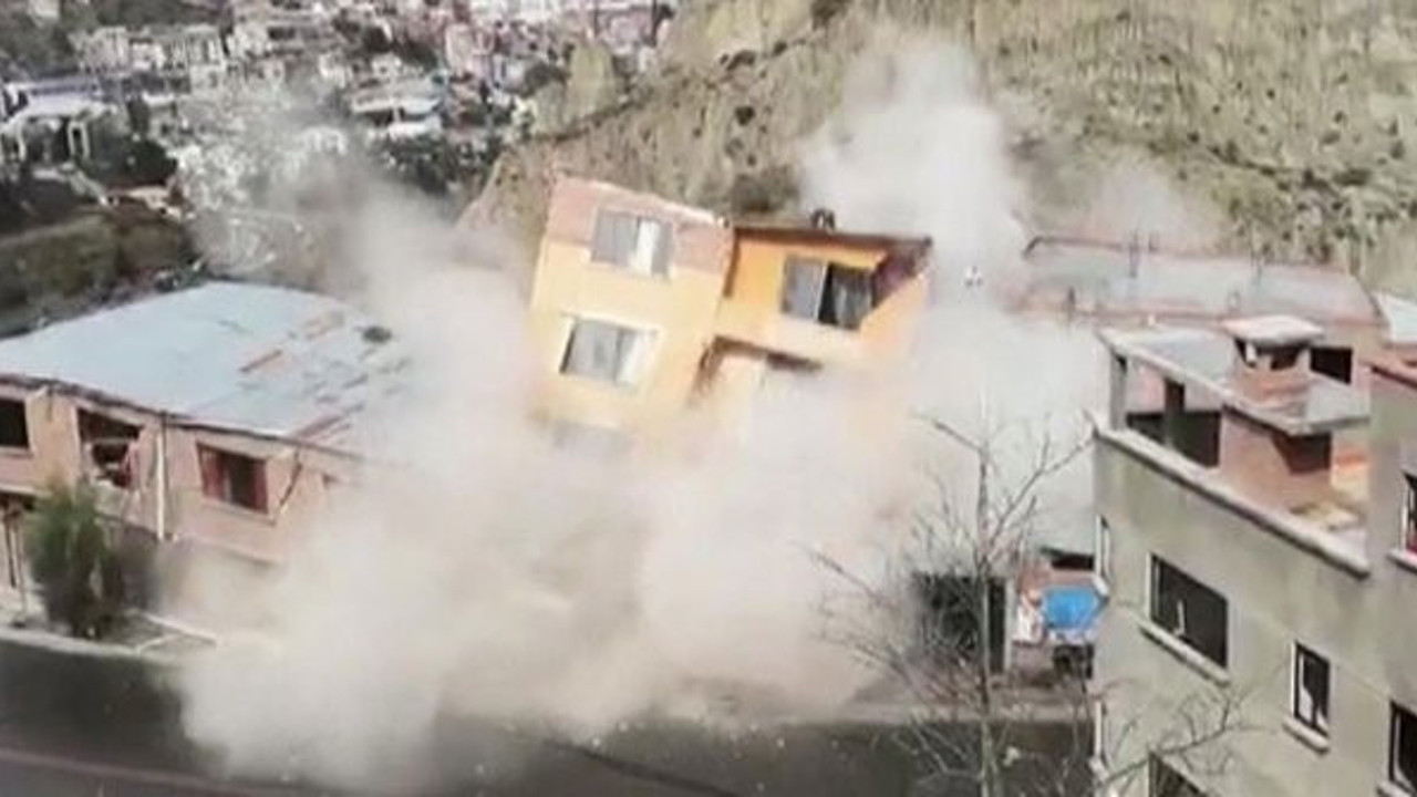 Bolivya’da toprak kayması: 64 ev yıkıldı