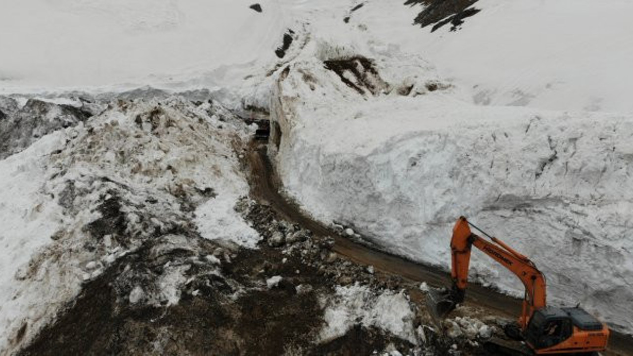 Mayıs ayında kar temizliği (08 Mayıs 2019)