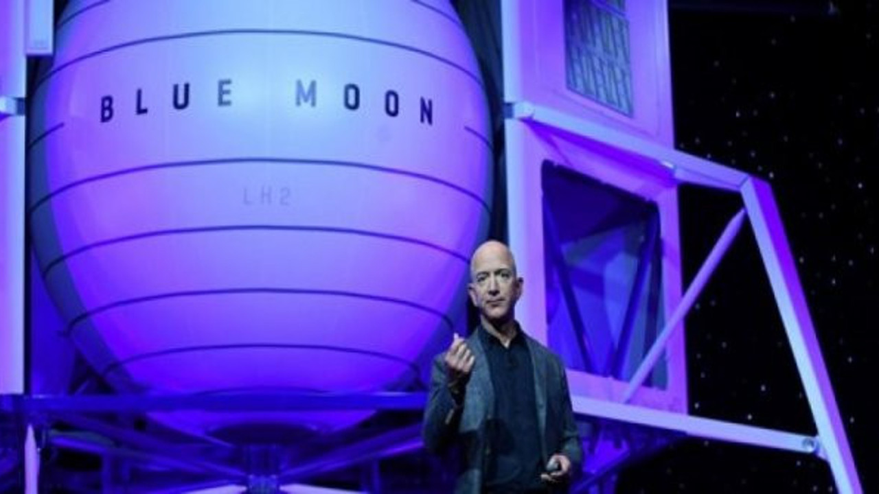 Amazon'un patronu Ay'a uzay aracı gönderecek Kaynak: Amazon'un patronu Ay'a uzay aracı gönderecek