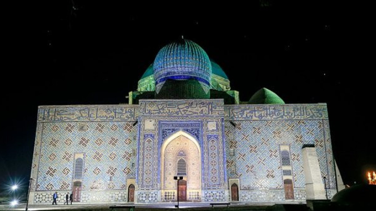 UNESCO listesindeki Ahmet Yesevi Türbesi'ne yoğun ilgi