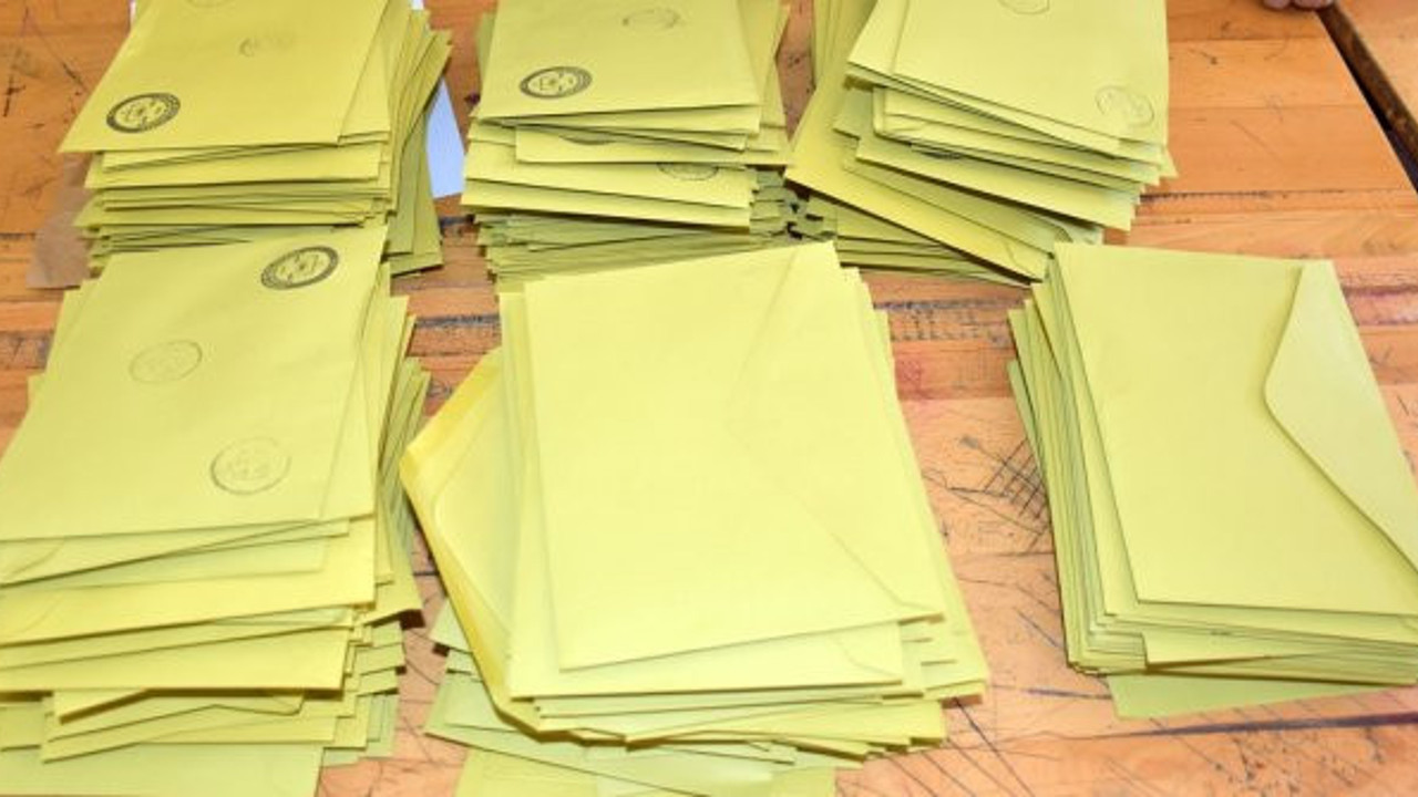 Dilipak: "Bu trollerle mi seçimi kazanacaksınız?"