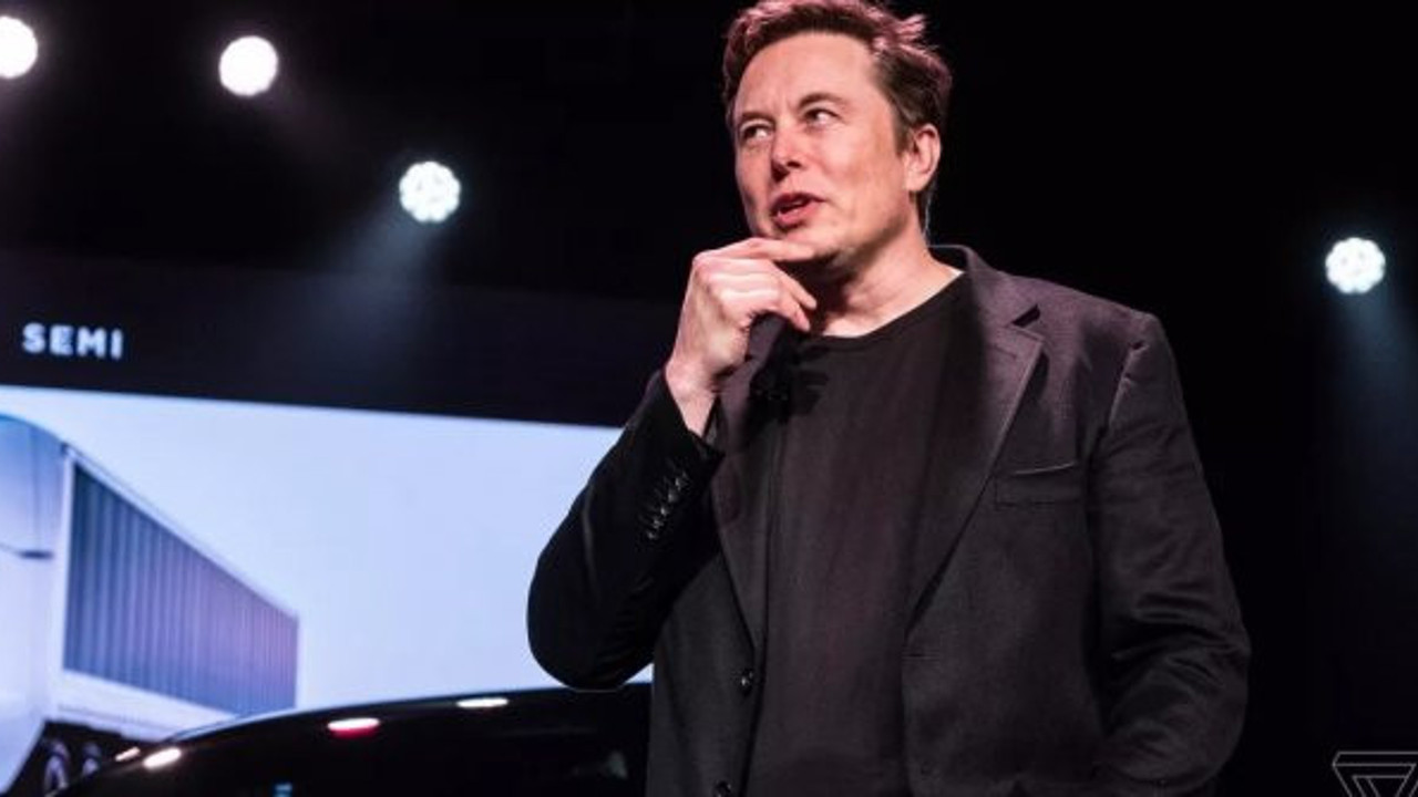 Elon Musk: "Tesla'nın nakiti 10 ay içinde tükenecek"