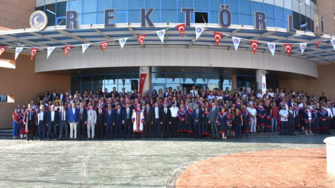 Rektör oldu, AKP İl Başkanı'na teşekkür etti