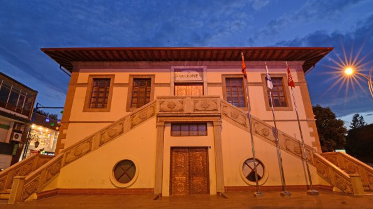 AKP'li belediye bir yıl içinde yüzde 500 borçlandı! Yargılanabilirler!