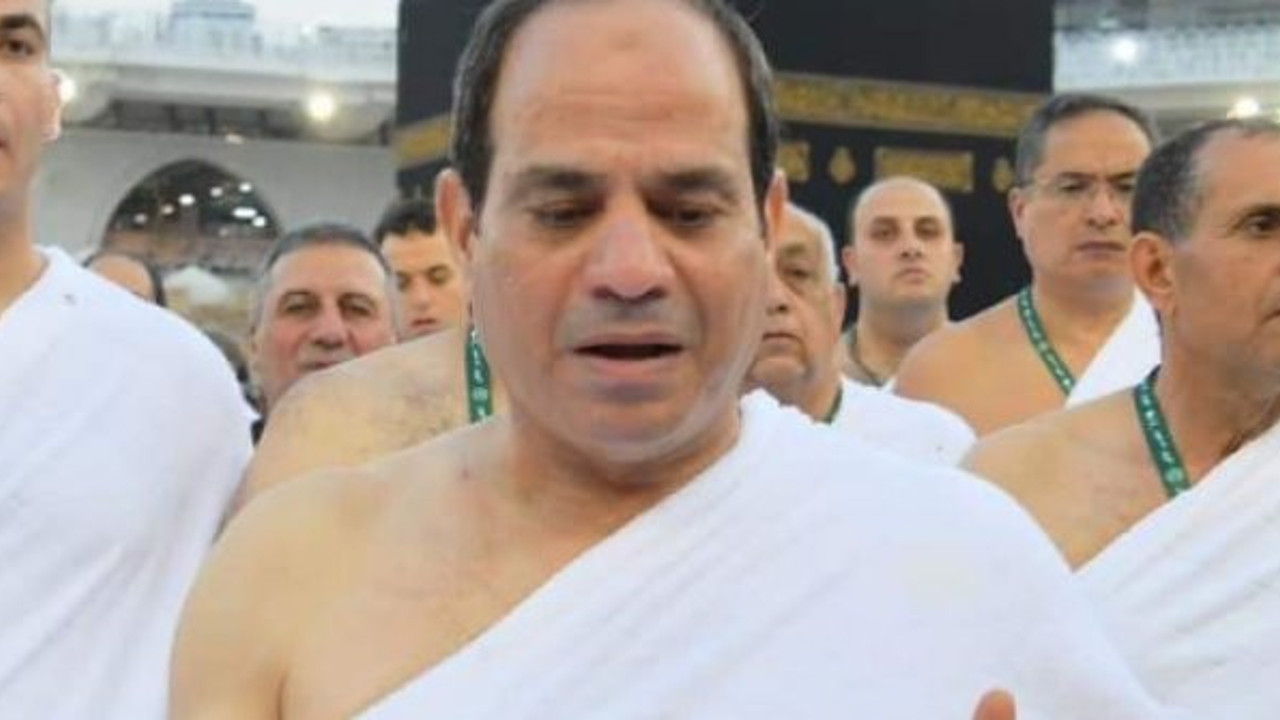 Sisi'nin Kabe fotoğrafı alay konusu oldu