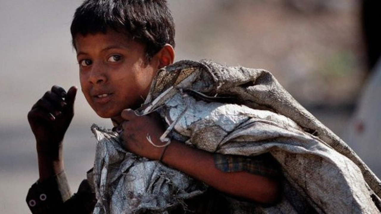 Dünyada her 10 çocuktan biri çalışıyor