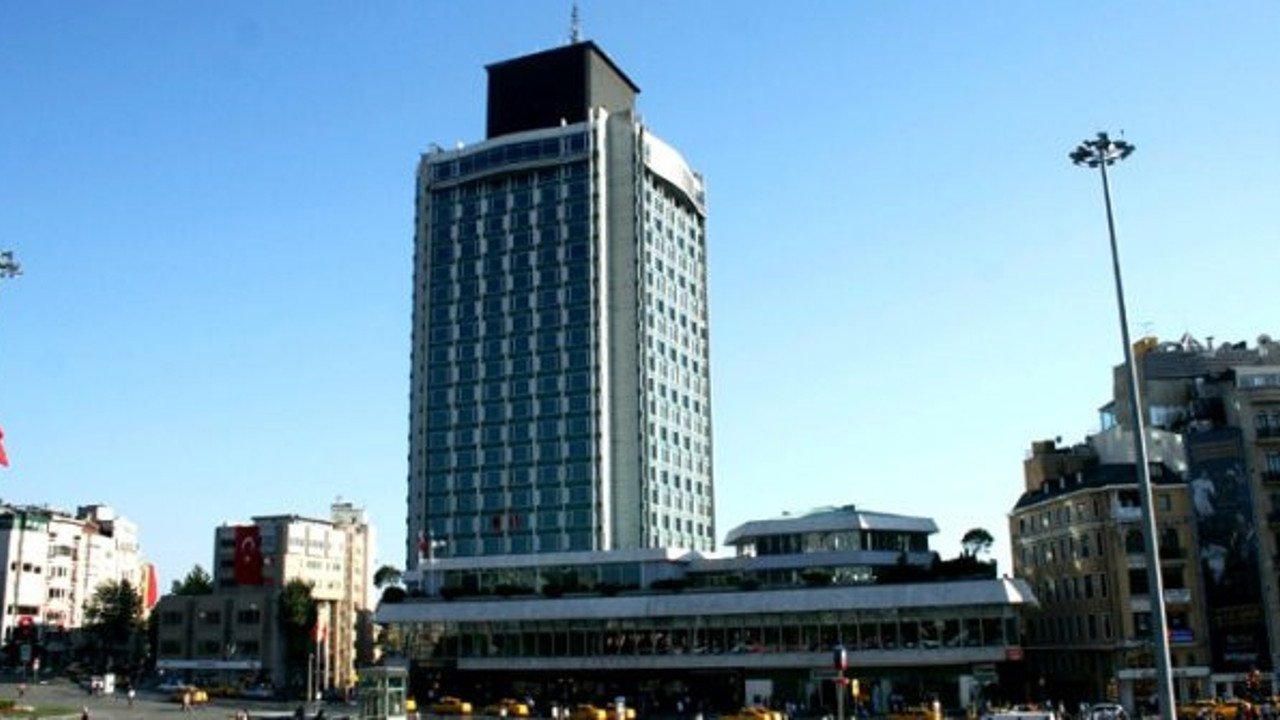 The Marmara Oteli'nin sahibi kim?