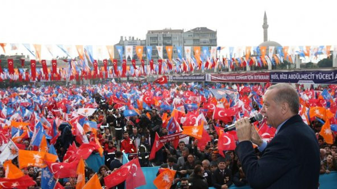 AKP'li yetkili: "Erdoğan anketleri gördü 'miting ayarlayın' dedi"