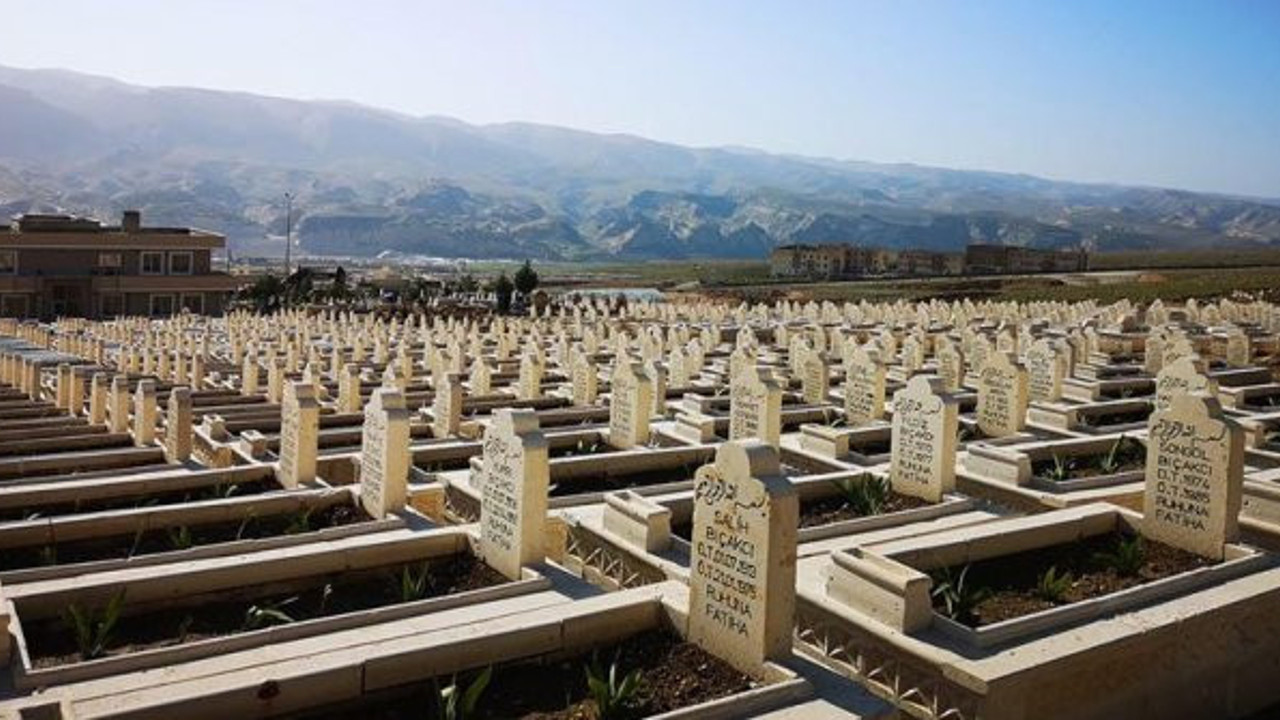 Hasankeyf'te türbe ve mezarlar da taşınıyor