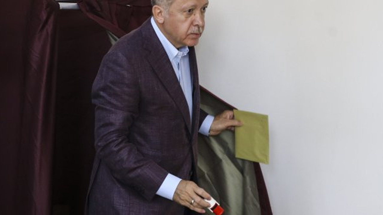 Erdoğan'ın diploması hakkında yapılan başvuruya YSK'dan yanıt!