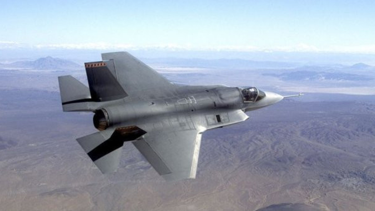 İngiliz jetleri Kıbrıs üzerinden harekat yaptı