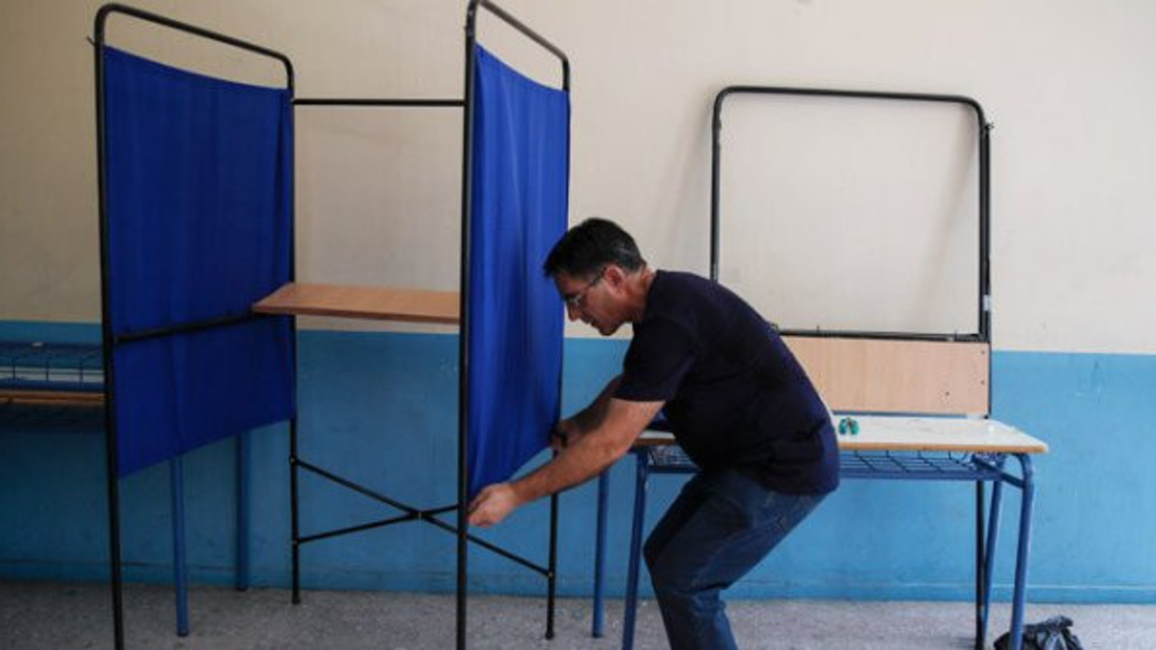 Yunanistan erken seçim için sandığa gidiyor