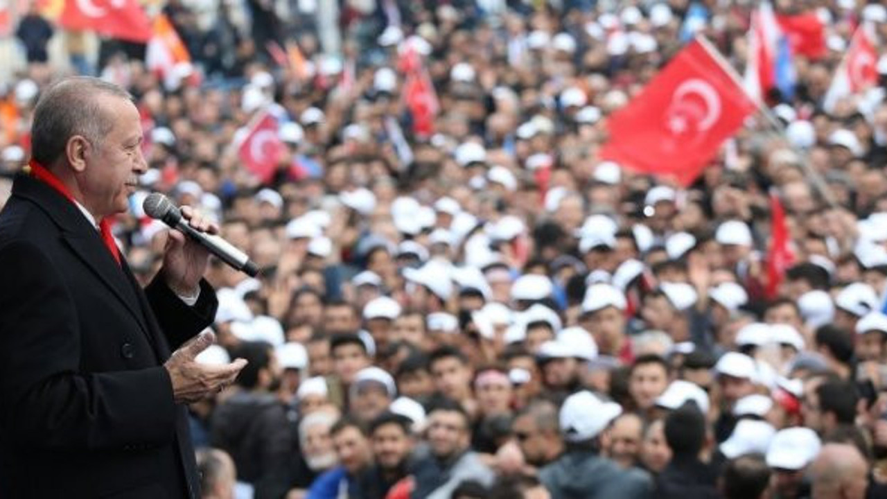 Yeni Şafak yazarı: "AKP için büyü bozuldu demenin tam vakti"