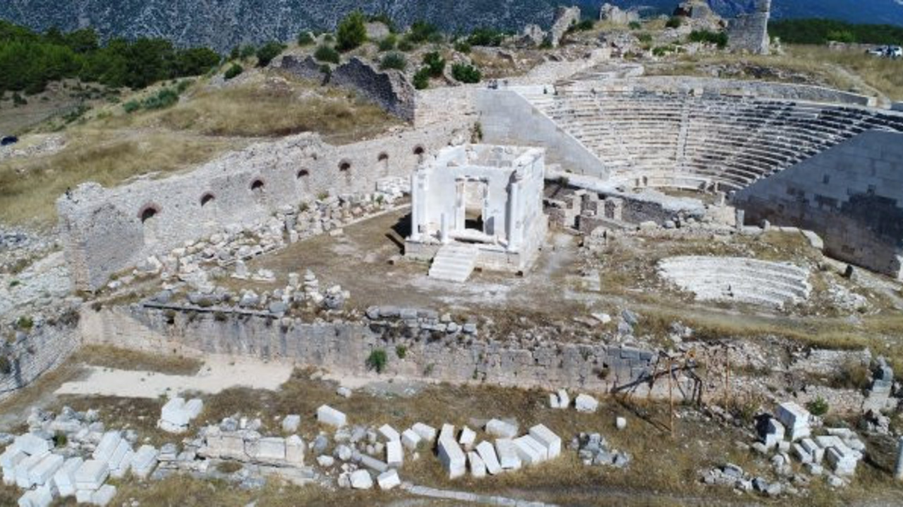 Restorasyon hatası fırtınada ortaya çıktı