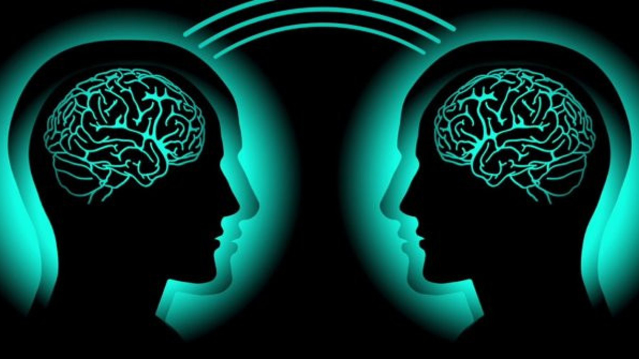 Dünyada ilk kez 3 insan düşünce gücüyle iletişim kurdu