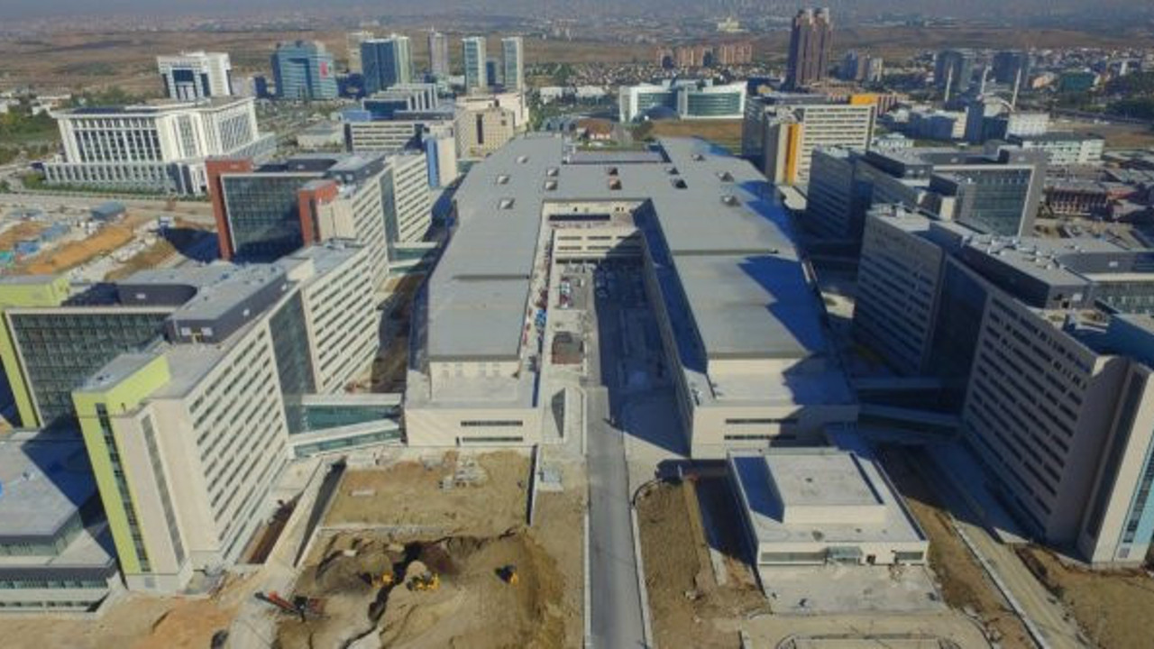 Erdoğan'ın 'zirve' dediği hastanede çile bitmiyor