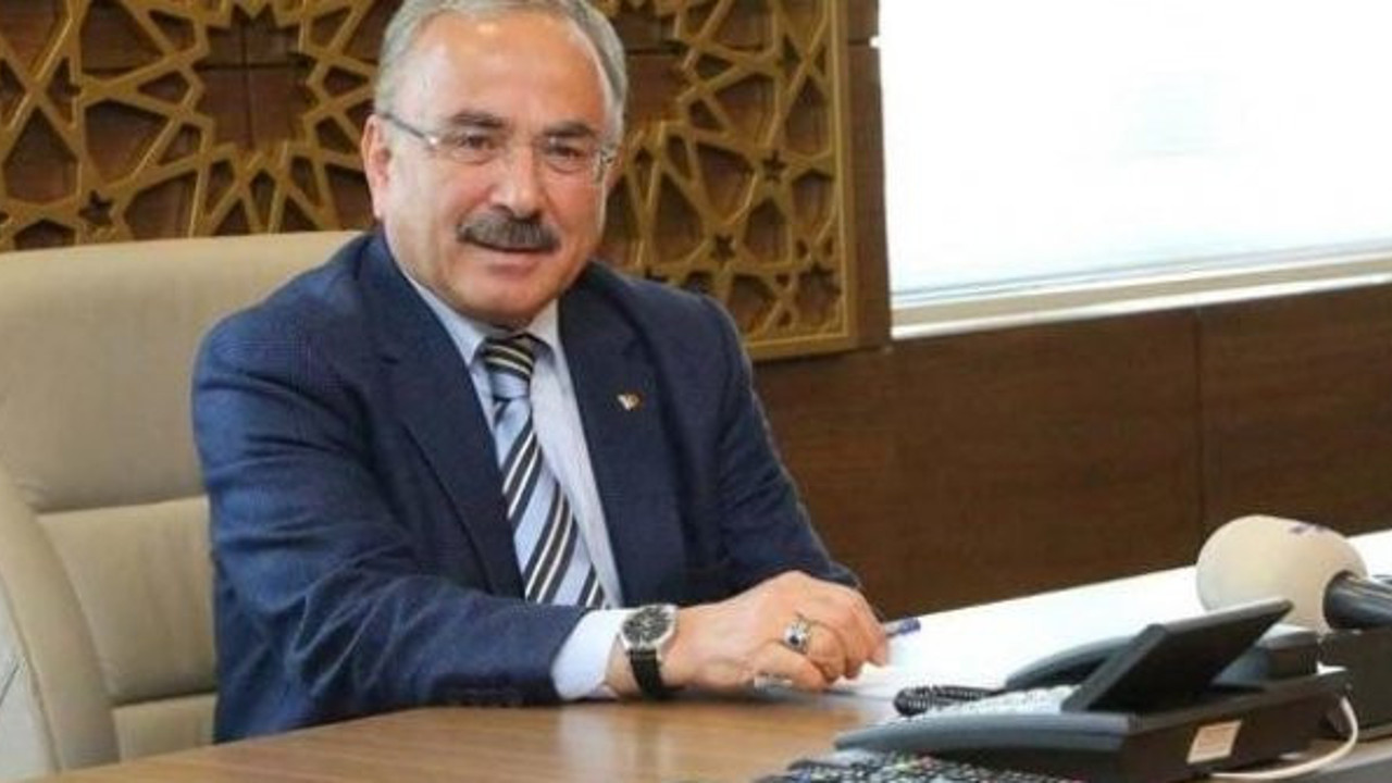 AKP'li Başkan 3 koltuk, 4 maaş sahibi!