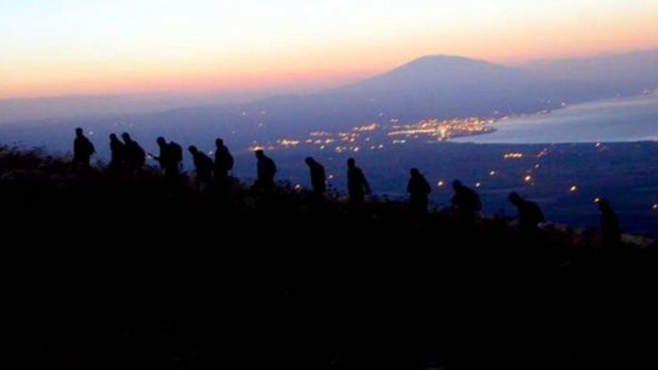 Dağcılar Nemrut'ta zirveye uzandı