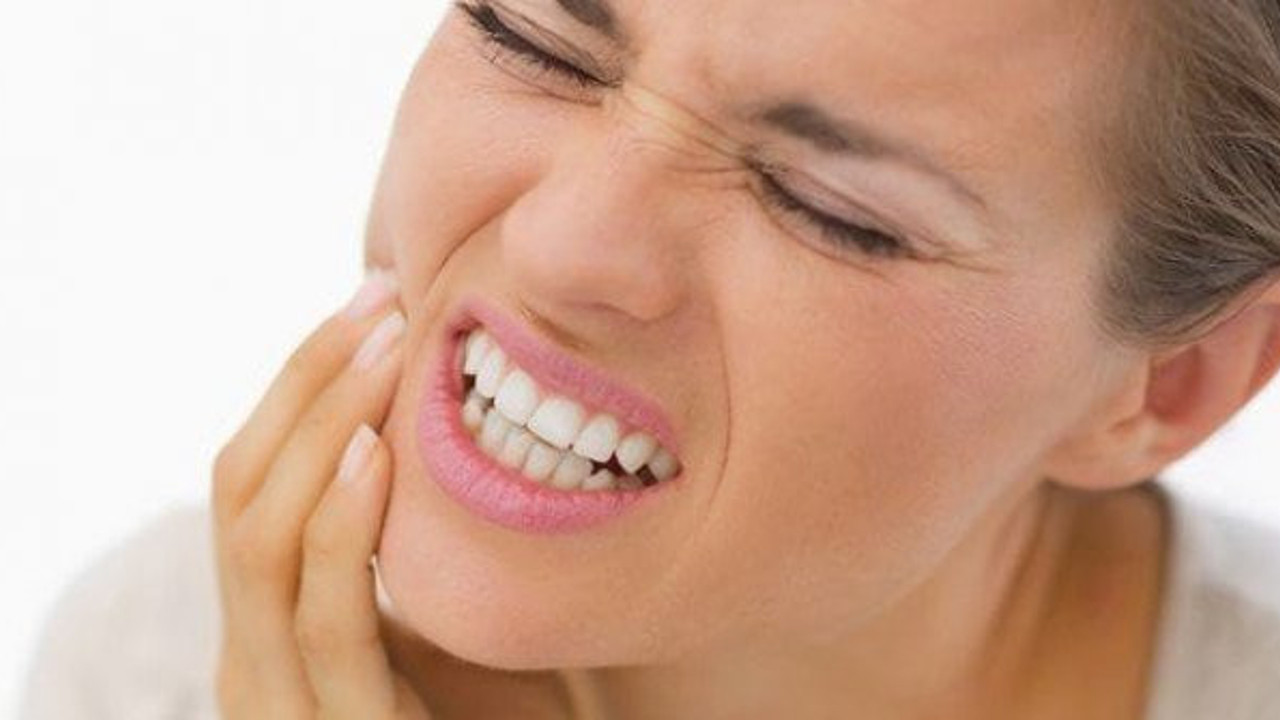 Diş sıkmak dişlerini kırabilir