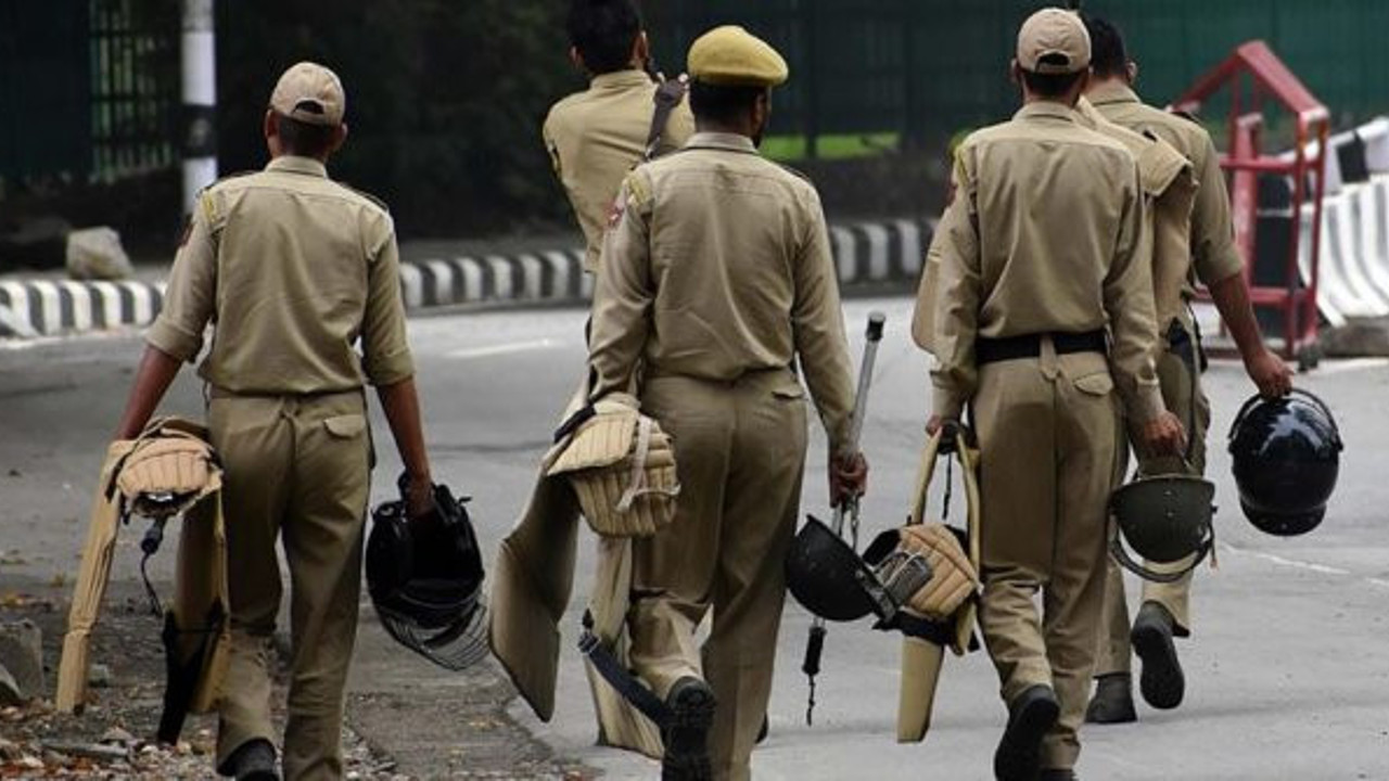 Hindistan'dan Cammu Keşmir'e 125 bin asker daha