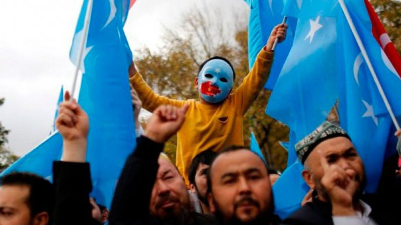 Uygur Türkleri deney objesi olarak kullanılıyor!