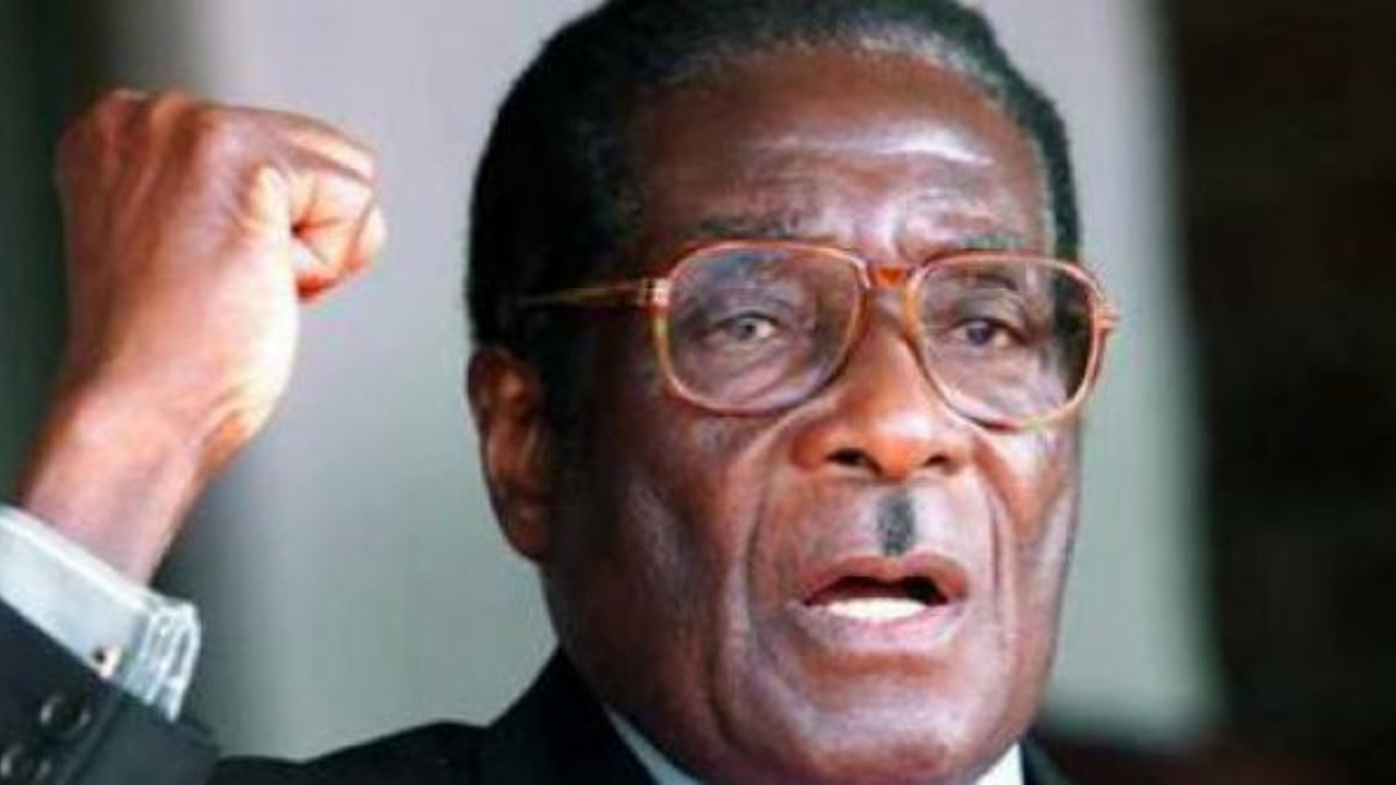 Zimbabve’nin devrik başkanı öldü