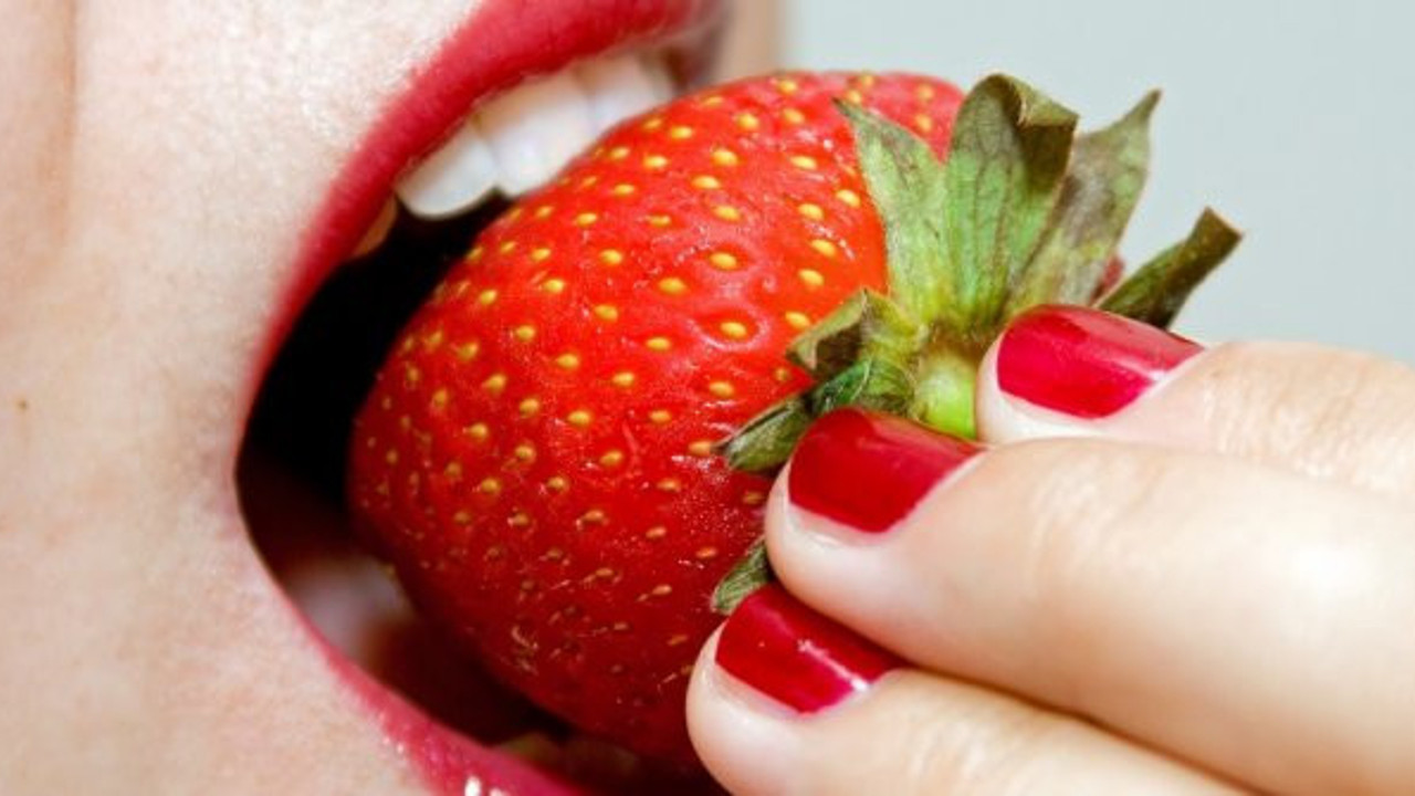 İşte diş çürüklerini engelleyen besinler