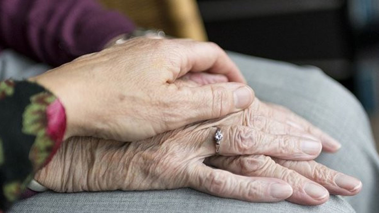 Her yıl yaklaşık 10 milyon kişi demans hastalığına yakalanıyor