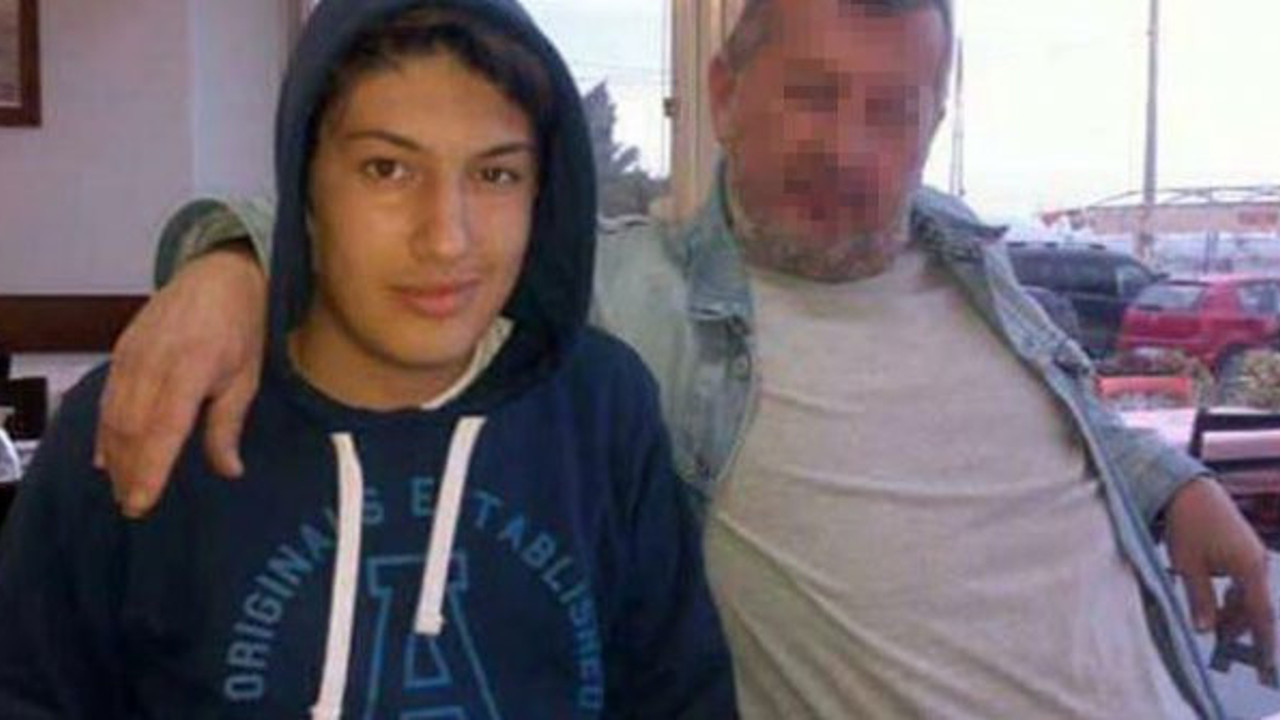 Oğlunu kalbinden bıçakladı, serbest bırakıldı