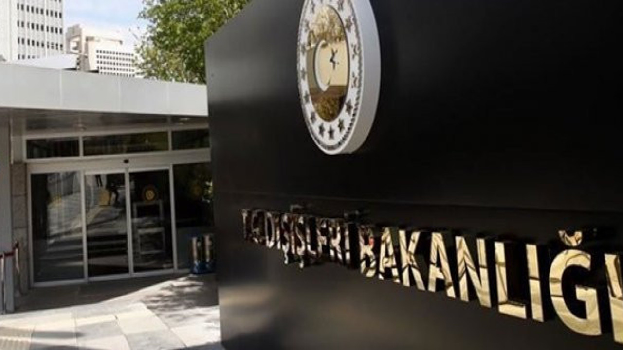 Dışişleri'nden 'bayrak yakma' tepkisi